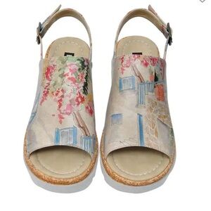 DOGO vegan leather beige wedge sandals, Size 40. NWT